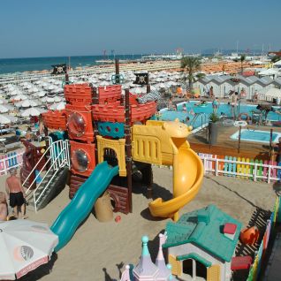 parco-giochi-spiaggia